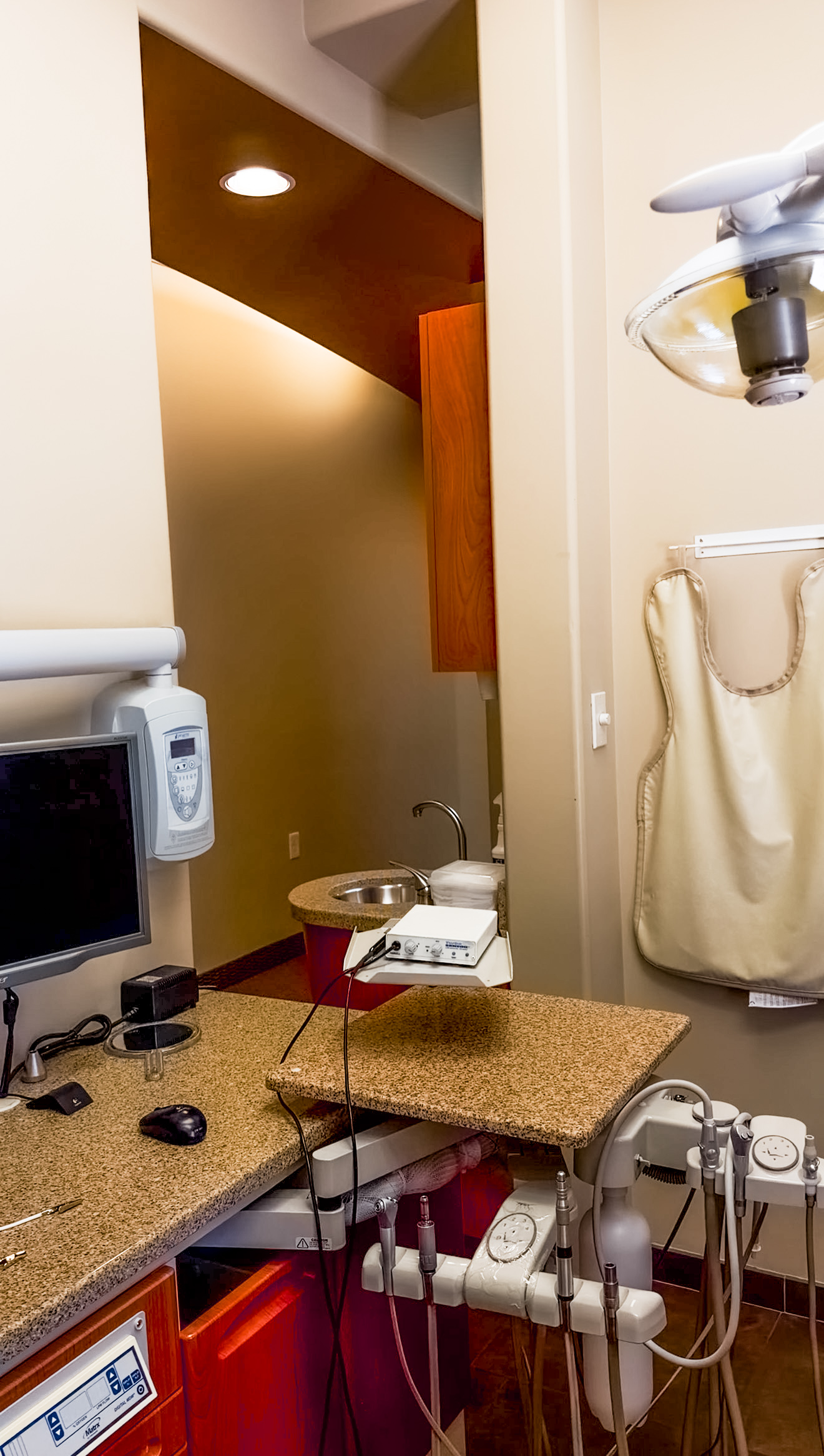 Technology That Supports Precise Diagnosis and Treatment